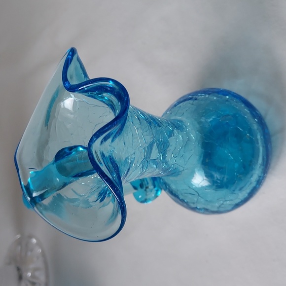 Turquoise blue 💙 crackle glass mini pitcher flower bud vase - Picture 9 of 16